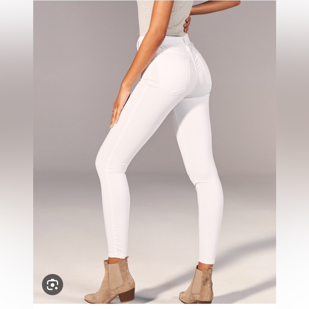 Abercrombie & Fitch The A&F White Jegging. Size 4R (W 27, L 29)